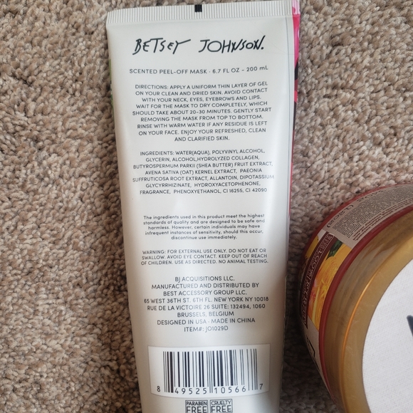 Betsey Johnson Face Mask & Maui Hair Mask - Picture 2 of 3